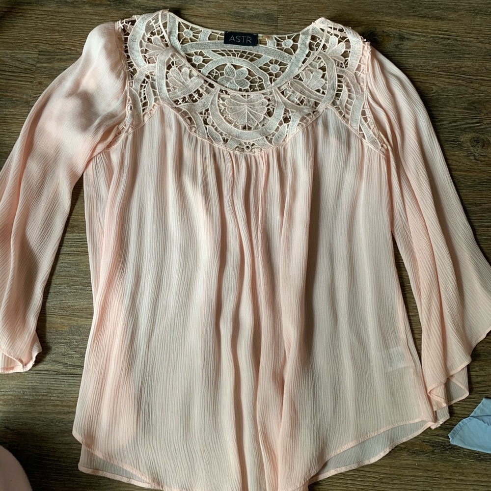 ASTR the label blush blouse